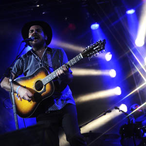 Eladio y Los Seres Queridos